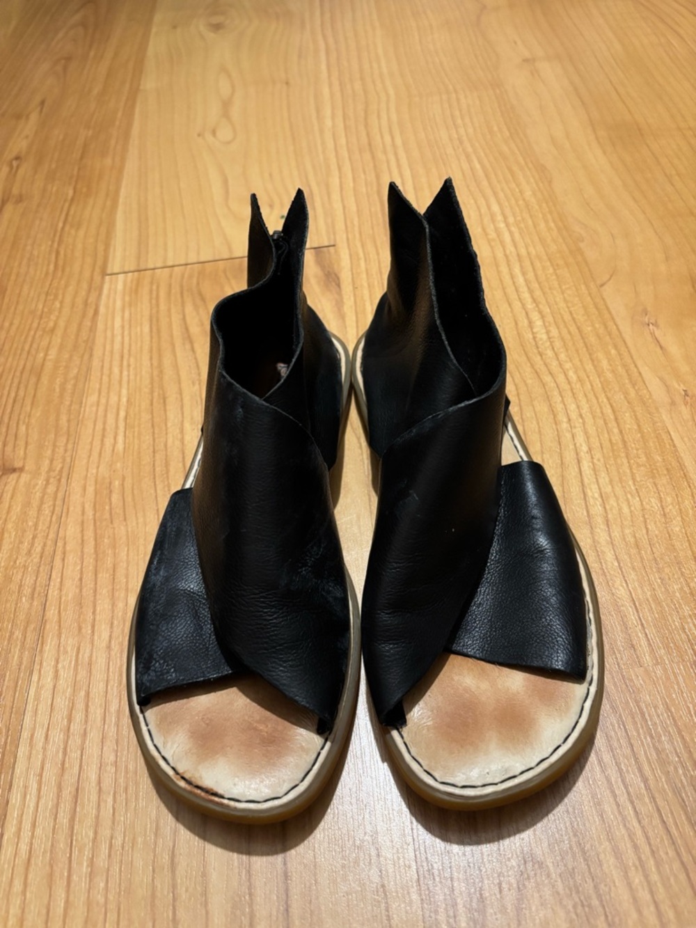 Born IWA Black Leather Wrap Sandals